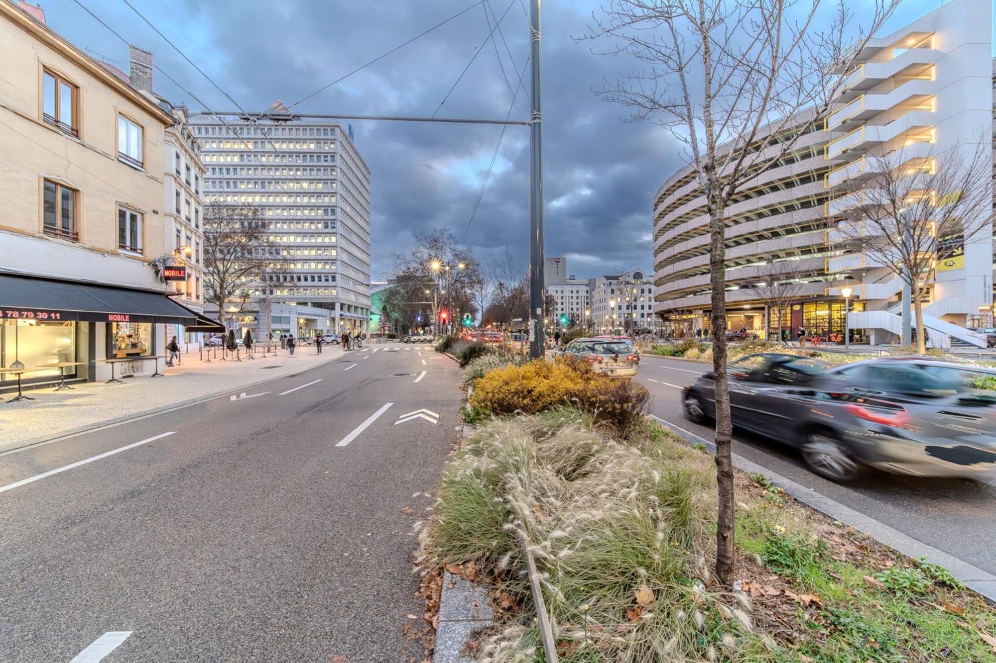 Charming 1-Bedroom Apartment Across From Halles Paul Bocuse & Part-Dieu Lyon Exterior photo